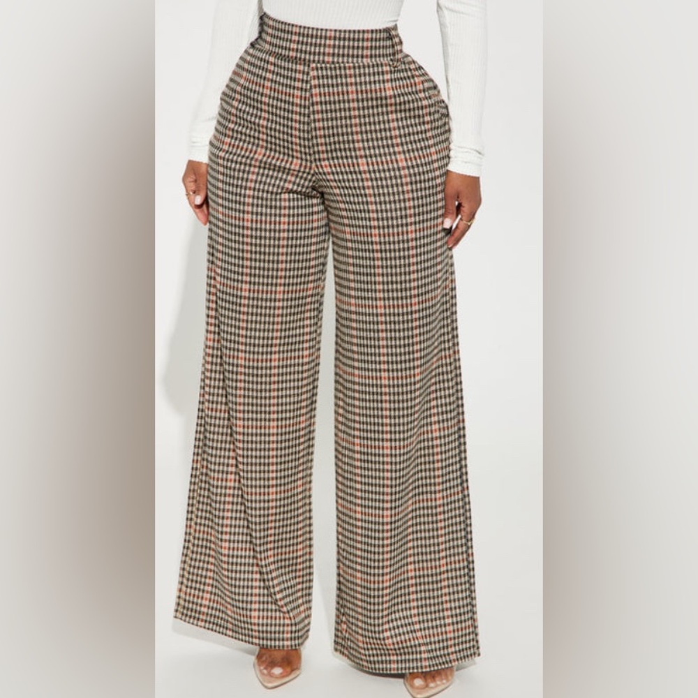 NEW- BBJ Los Angeles Plaid High Rise Wide Leg Trousers